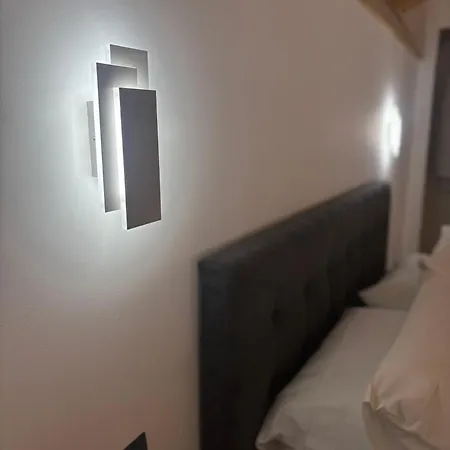 Cortiletto Pavone A *