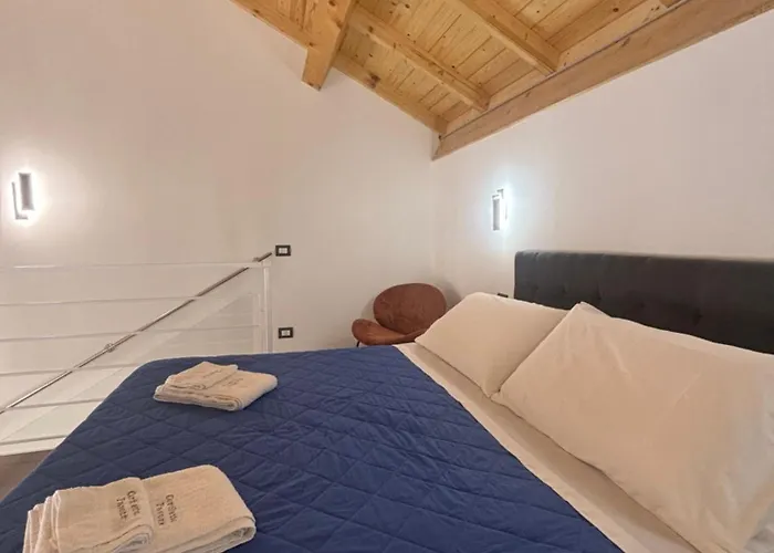 Cortiletto Pavone A *